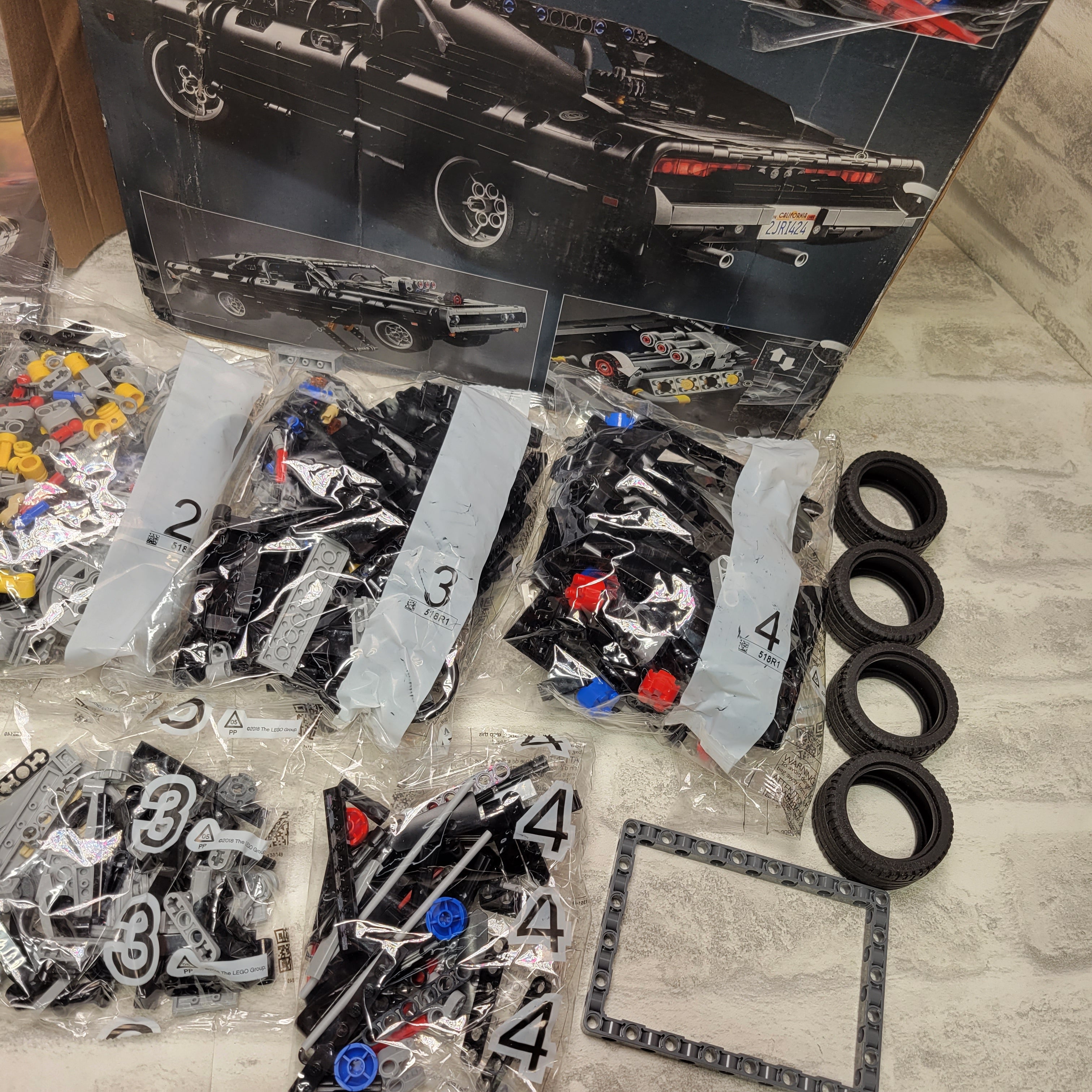 LEGO Technic Fast & Furious Dom's Dodge Charger 42111 (1,077 Pieces) (7705504612590)